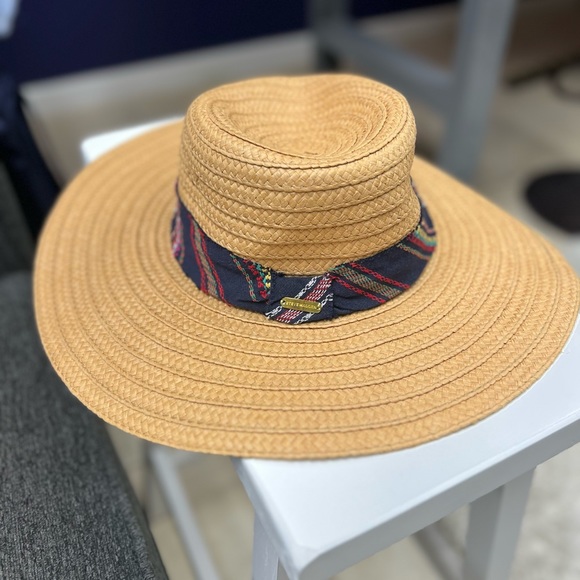 Steve Madden Accessories - NEW STEVE MADDEN BEACH HAT ☀️